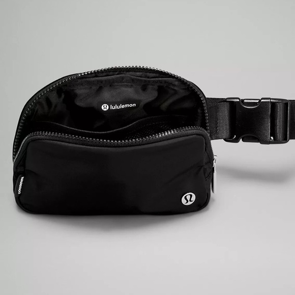 New Lululemon Everywhere Belt Bag 1L Black - Picture 6 of 9